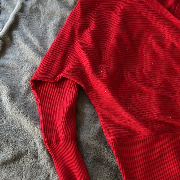 Read Kris Kross V-neck bling red sweater - Picture 5 of 6